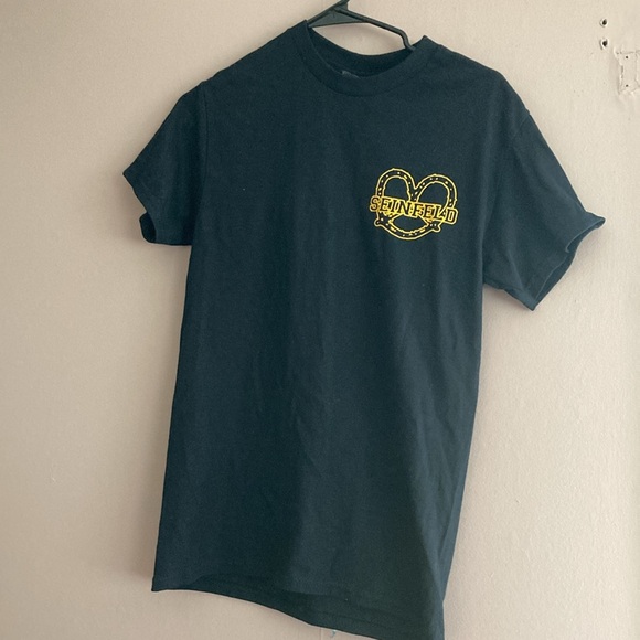 Seinfeld New York Crew Pretzel TShirt - Picture 2 of 3